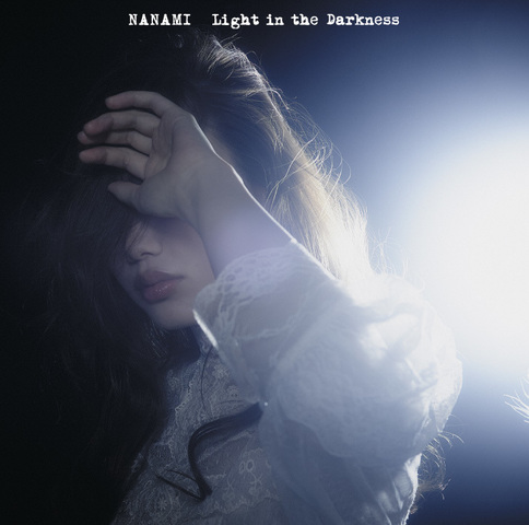 2nd Full Album「Light in the Darkness」（通常盤）